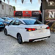 Nissan Versa SV 2021 - miniatura 3