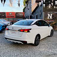 Nissan Versa SV 2021 - miniatura 4