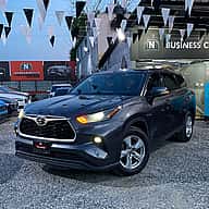 Toyota Highlander LE 2021 - miniatura 1