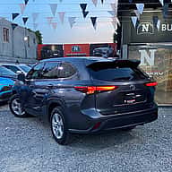 Toyota Highlander LE 2021 - miniatura 3
