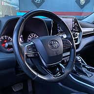 Toyota Highlander LE 2021 - miniatura 8