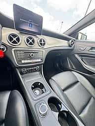Mercedes Benz GLA 250 2018 - miniatura 13