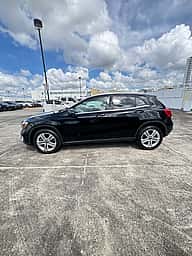 Mercedes Benz GLA 250 2018 - miniatura 2