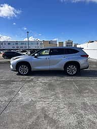 Toyota Highlander 2022 - miniatura 3