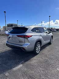 Toyota Highlander 2022 - miniatura 4