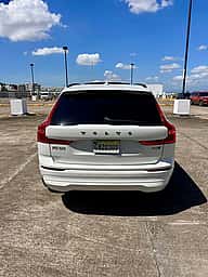 Volvo XC60 B5 Momentum 2022 - miniatura 5
