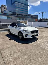 Volvo XC60 B5 Momentum 2022 - miniatura 2