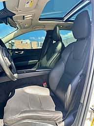 Volvo XC60 B5 Momentum 2022 - miniatura 6