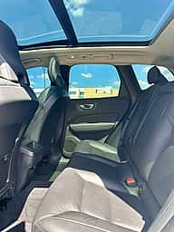 Volvo XC60 B5 Momentum 2022 - miniatura 7