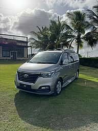 Hyundai Grand Starex 2020 - miniatura 1