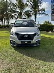 Hyundai Grand Starex 2020 - miniatura 2