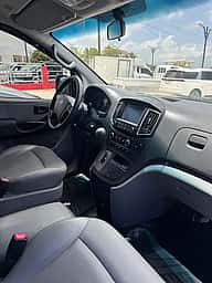 Hyundai Grand Starex 2021 - miniatura 4