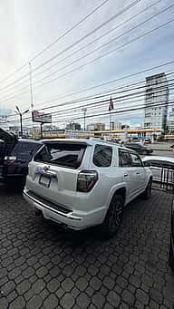 Toyota 4Runner Limited 2021 - miniatura 5
