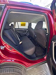 Toyota RAV4 LE 2021 - miniatura 10