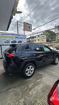 Toyota RAV4 XLE 2021 - miniatura 10