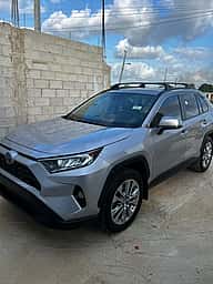 Toyota RAV4 XLE 2020 - miniatura 1