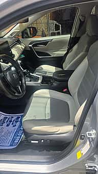 Toyota RAV4 XLE 2020 - miniatura 5
