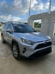 Toyota RAV4 XLE 2020 - miniatura 2