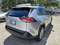 Toyota RAV4 XLE 2023 - miniatura 4