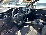 Toyota C-HR XLE/XLE Premium 2018 - miniatura 8