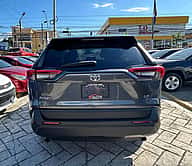 Toyota RAV4 LE 2021 - miniatura 5