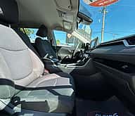 Toyota RAV4 LE 2021 - miniatura 10