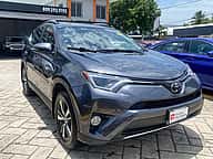 Toyota RAV4 XLE 2018 - miniatura 3