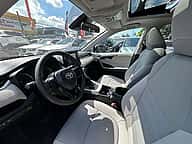 Toyota RAV4 XLE 2021 - miniatura 8