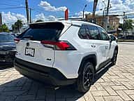 Toyota RAV4 XLE 2021 - miniatura 4
