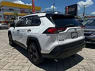 Toyota RAV4 XLE 2021 - miniatura 6