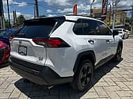 Toyota RAV4 XLE 2021 - miniatura 4