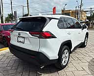 Toyota RAV4 XLE HV 2021 - miniatura 4