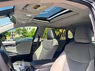 Toyota RAV4 XLE Premium 2021 - miniatura 9
