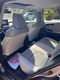 Toyota RAV4 XLE Premium 2021 - miniatura 11