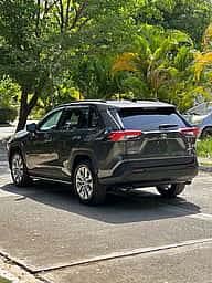 Toyota RAV4 XLE Premium 2021 - miniatura 4