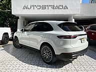 Porsche Cayenne 2021 - miniatura 5