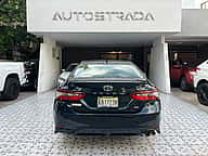 Toyota Camry SE 2021 - miniatura 4