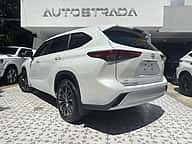Toyota Highlander LE 2023 - miniatura 6