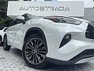 Toyota Highlander LE 2023 - miniatura 3