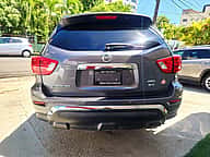 Nissan Pathfinder SV 2019 - miniatura 5