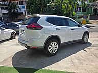 Nissan Rogue SV 2020 - miniatura 4
