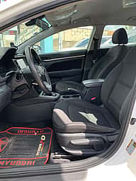 Hyundai Elantra SEL 2020 - miniatura 9