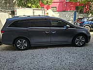 Honda Odyssey Touring 2017 - miniatura 3