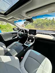 Toyota RAV4 XLE Premium 2021 - miniatura 8