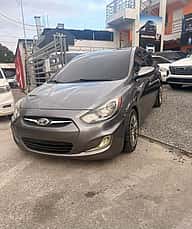Hyundai Accent SE 2014 - miniatura 1