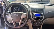 Hyundai Accent SE 2014 - miniatura 5
