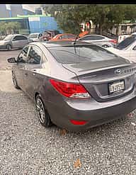 Hyundai Accent SE 2014 - miniatura 3