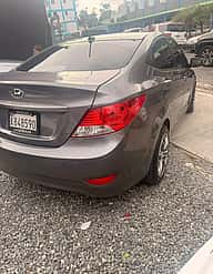 Hyundai Accent SE 2014 - miniatura 4