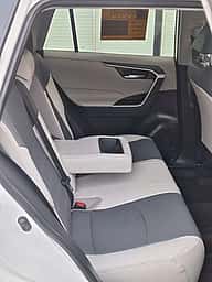 Toyota RAV4 XLE 2021 - miniatura 8