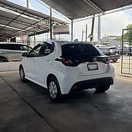 Toyota Yaris 2021 - miniatura 3
